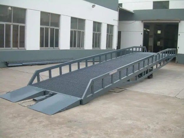 移動(dòng)登車(chē)橋